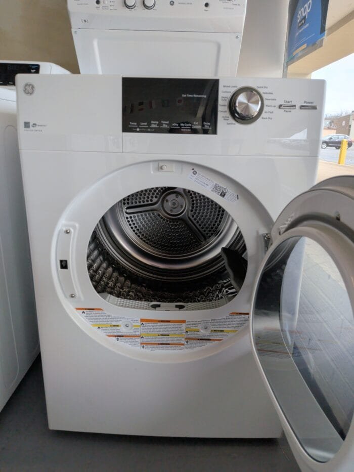 GE GFD14ESSNWW 24" 4.3 Cu.Ft. Front Load Vented Electric Dryer - Image 3