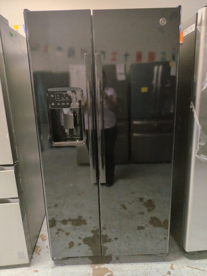 GE GZS22DGJBB  21.9 Cu. Ft. Counter-Depth Side-By-Side Refrigerator - Image 2