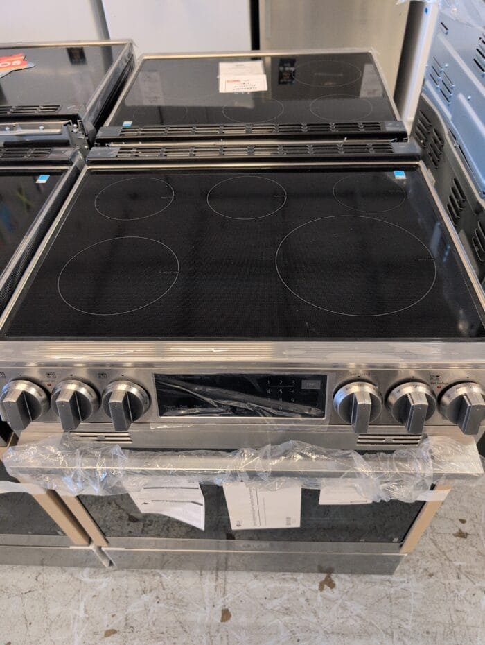 LG LSIL6336XE 6.3 cu. ft. Smart Induction Slide-In Range with InstaView®, ProBake - Image 3