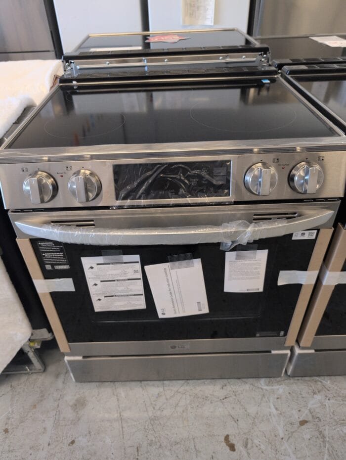 LG LSIL6334FE 6.3 cu. ft. Smart Induction Slide-in Range with ProBake - Image 2