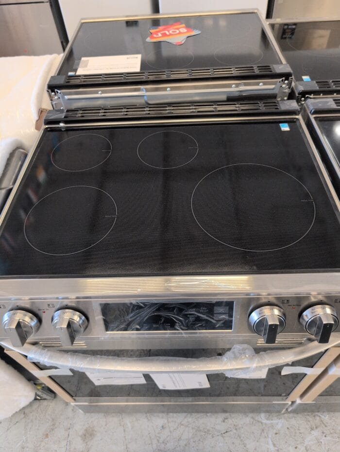 LG LSIL6334FE 6.3 cu. ft. Smart Induction Slide-in Range with ProBake - Image 3