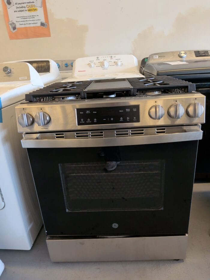 GE GGS500SVSS 30 in. 5-Burners Slide-In Gas Range in Stainless - Image 2