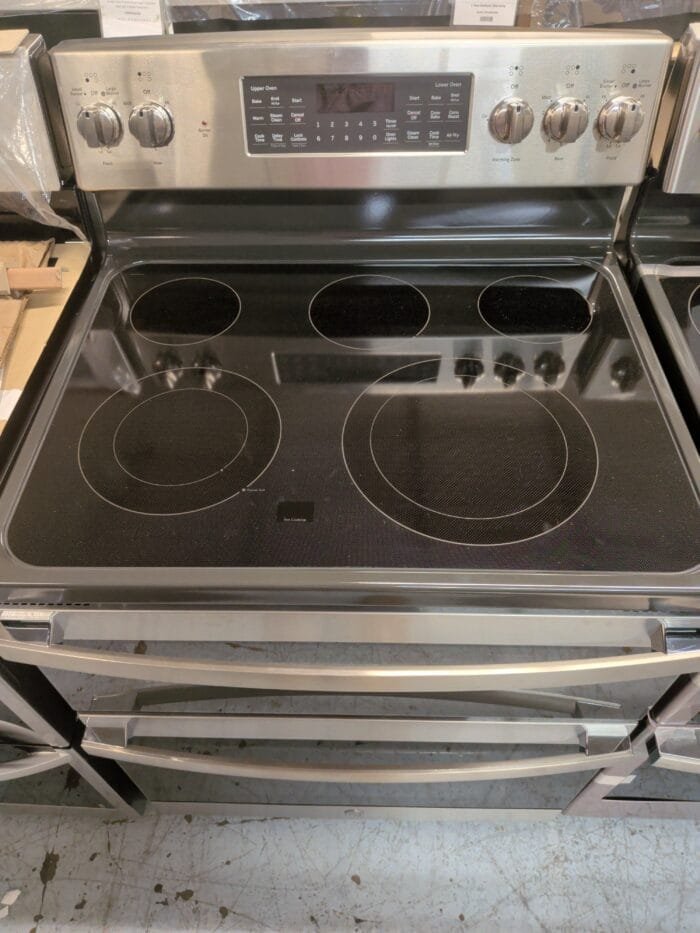 GE JBS86SPSS 30" Free-Standing Electric Double Oven Convection Range - Image 3