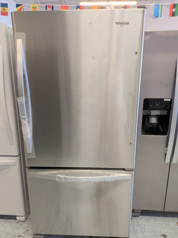 Whirlpool bottom  WRB322DMBM 33-inches wide Bottom-Freezer Refrigerator- 22 cu. ft - Image 2