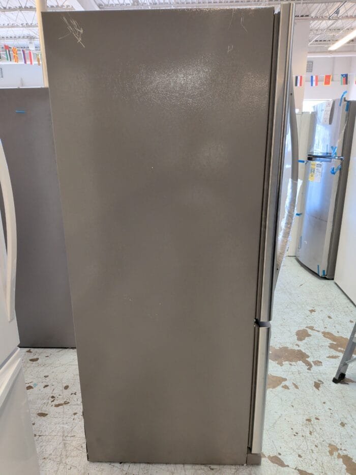 Whirlpool bottom  WRB322DMBM 33-inches wide Bottom-Freezer Refrigerator- 22 cu. ft - Image 4