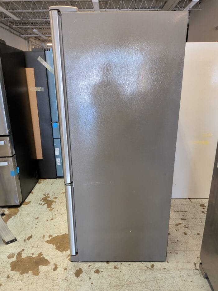 Whirlpool bottom  WRB322DMBM 33-inches wide Bottom-Freezer Refrigerator- 22 cu. ft - Image 5