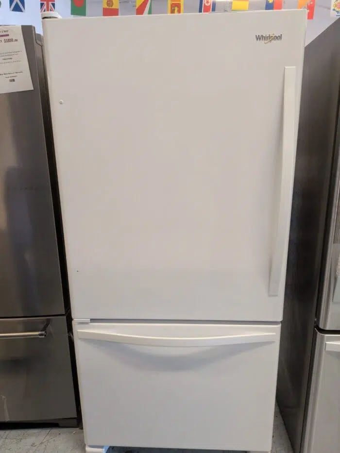 Whirlpool WRB322DMBW 33-inches wide Bottom-Freezer Refrigerator 22 cu. ft - Image 2