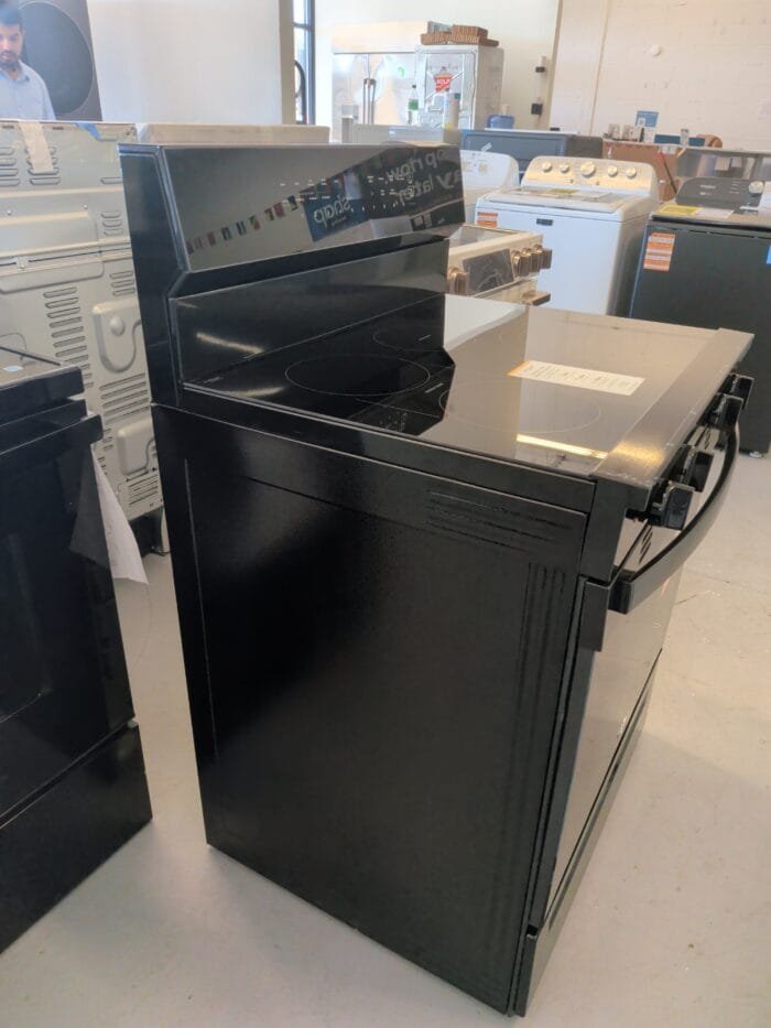 Whirlpool WFES7530EB 30-inch Electric Smart Range with Air Cooking Technology, No Preheat Air Fry - Image 4