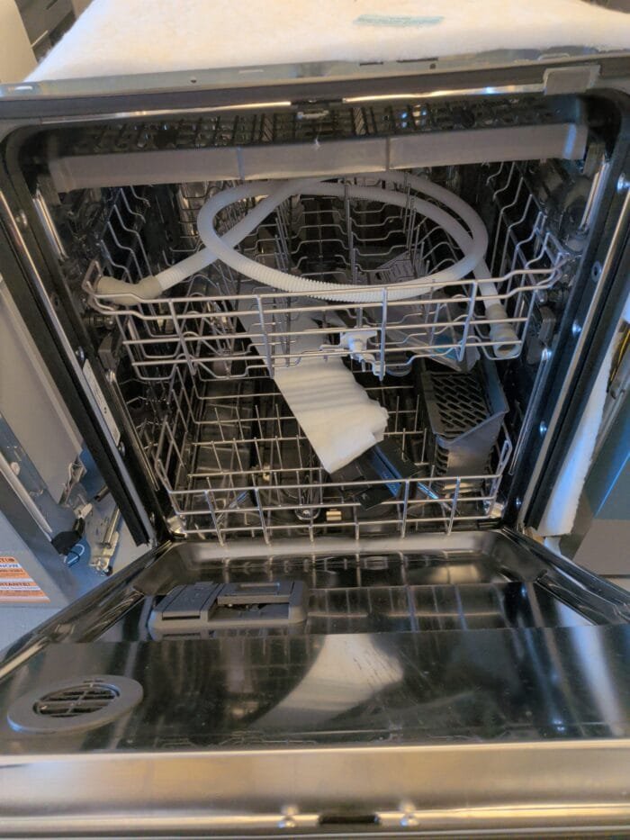 Whirlpool WDT750SAKZ 24” Stainless Steel Dishwasher with AI Intelligent Wash - 47 dBA - Image 3