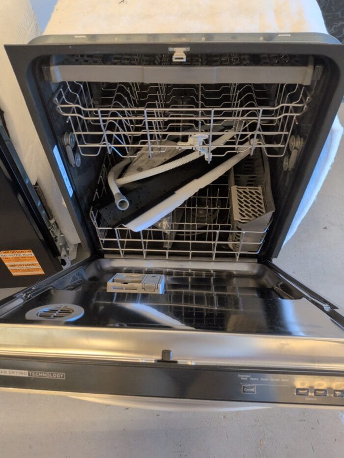 Whirlpool WDT730HAMZ Quiet Dishwasher with 3rd Rack - Image 3