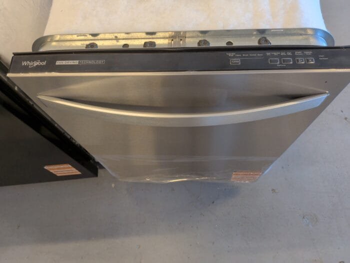 Whirlpool WDT730HAMZ Quiet Dishwasher with 3rd Rack - Image 4