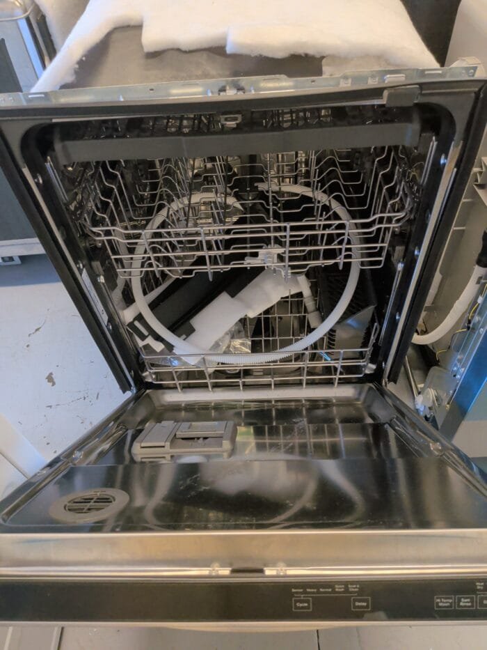 Whirlpool WDT750SAKZ Stainless Steel Dishwasher with AI Intelligent Wash - 47 dBA - Image 3