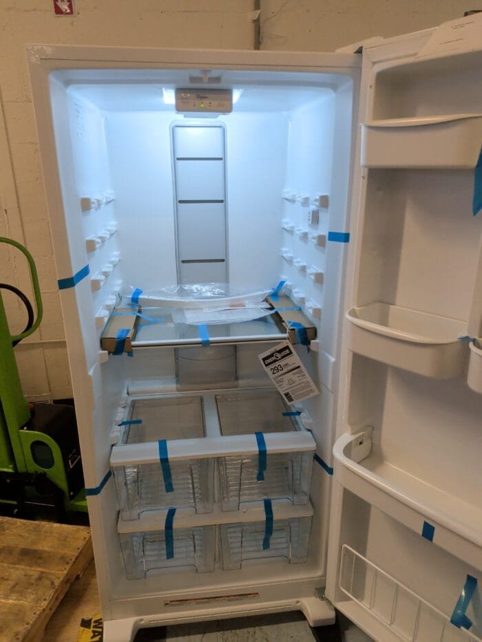 Whirlpool WRR56X18FW 31-inch Wide All Refrigerator with LED Lighting - 18 cu. ft. - Image 3