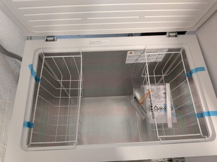 GE FCM7STWW 7.0 Cu. Ft. Manual Defrost Chest Freezer - Image 5