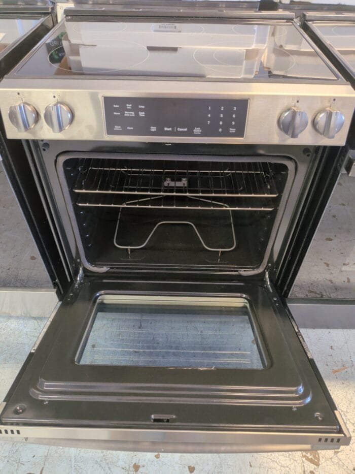 GE GRS500PVSS 30 in. 5 Burner Element Slide-In Electric Range in Stainless Steel with Crisp Mode - Image 4