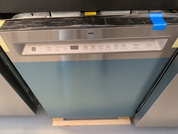 GE GDF670SYV1FS Front Control with Stainless Steel Interior Dishwasher with Sanitize Cycle - Image 4