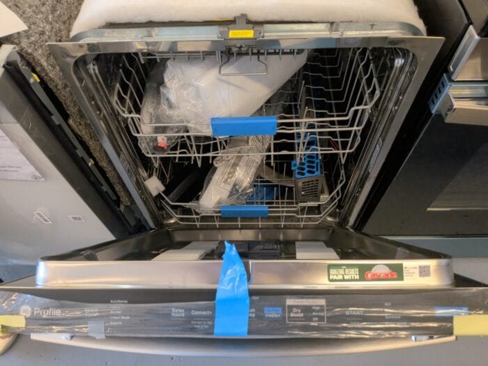 GE PROFILE PDT755SYVFS Built-In Top Control 42 dBA Dishwasher , 3rd Rack - Image 3