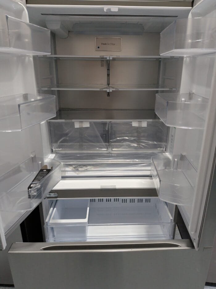 LG  LF25Z6211S 36 in. 25 cu. ft. Counter-Depth MAX with Zero Clearance 3-Door French Door Refrigerator with Thin Door Design - Image 3