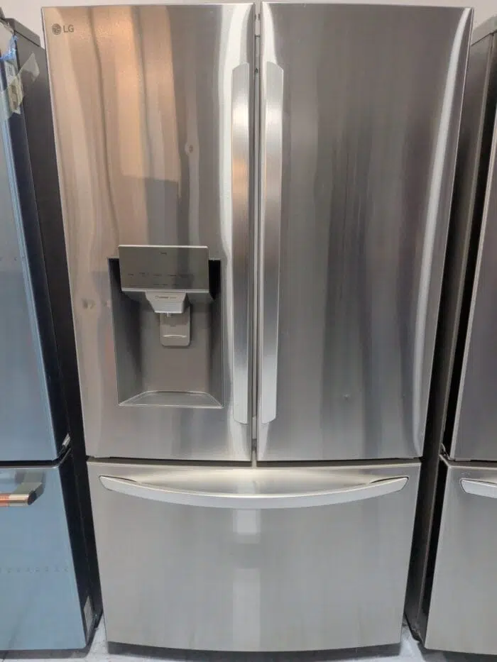 LG LHFS28XBS  28 cu. ft. 3 Door French Door Refrigerator with Ice and Water Dispenser and Craft Ice in PrintProof - Image 2