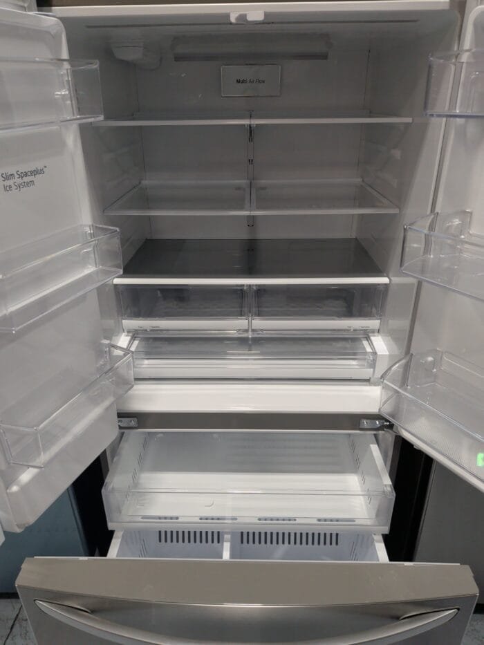 LG LHFS28XBS  28 cu. ft. 3 Door French Door Refrigerator with Ice and Water Dispenser and Craft Ice in PrintProof - Image 3