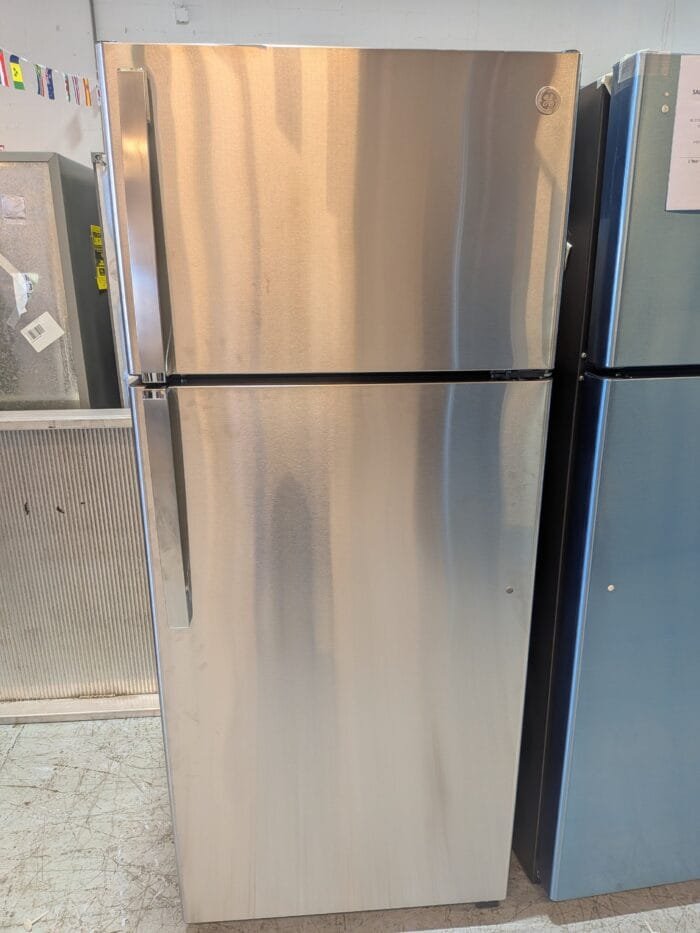 GE GIE18GSNRSS  ENERGY STAR  17.5 Cu. Ft. Top-Freezer Refrigerator - Image 4