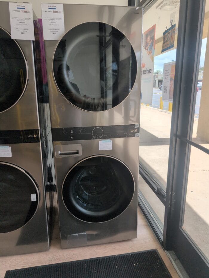 LG WKE100HVA Single Unit Front Load LG WashTower with Center Control 4.5 cu. ft. Washer and 7.4 cu. ft. Electric Dryer - Image 2