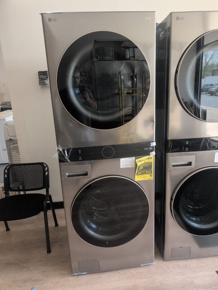 LG WKE100HVA Single Unit Front Load LG WashTower with Center Control 4.5 cu. ft. Washer and 7.4 cu. ft. Electric Dryer - Image 2