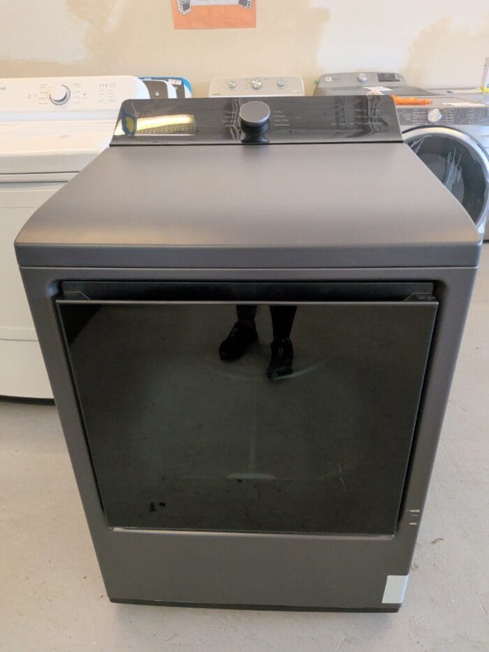 LG DLE8400BE 7.3 cu. ft. Ultra Large Capacity Rear Control Electric Dryer with LG EasyLoad Door and AI Sensing - Image 2