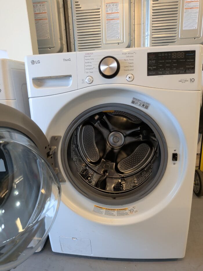 LG  WM4000HWA 4.5 cu. ft. Ultra Large Capacity Front Load Washer - White - Image 3