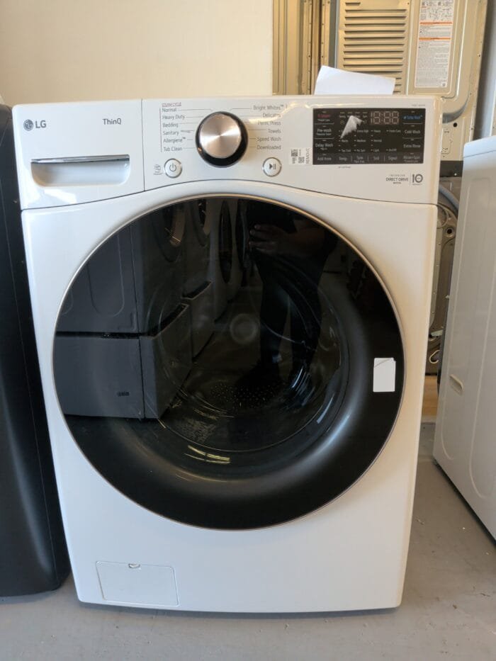 LG WM4000HWA 4.5 cu. ft. Ultra Large Capacity Front Load Washer - White - Image 2