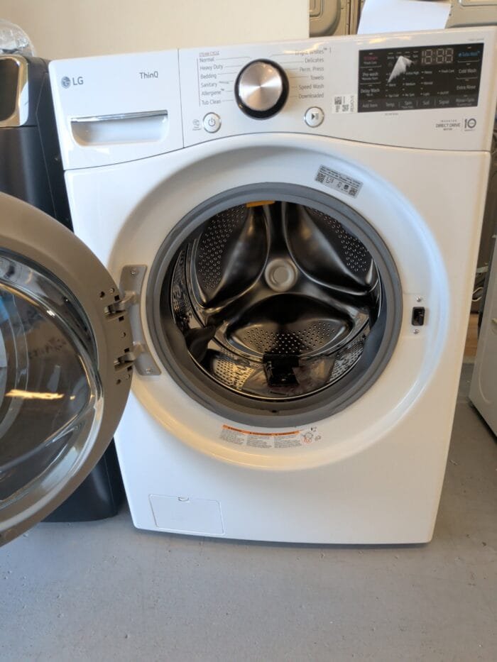 LG WM4000HWA 4.5 cu. ft. Ultra Large Capacity Front Load Washer - White - Image 3