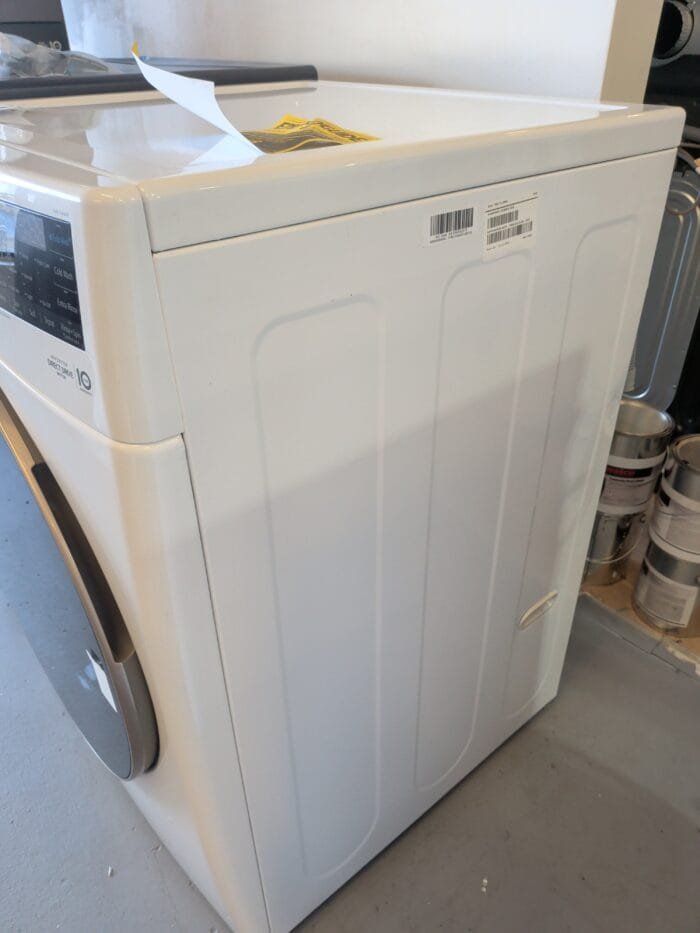LG WM4000HWA 4.5 cu. ft. Ultra Large Capacity Front Load Washer - White - Image 4
