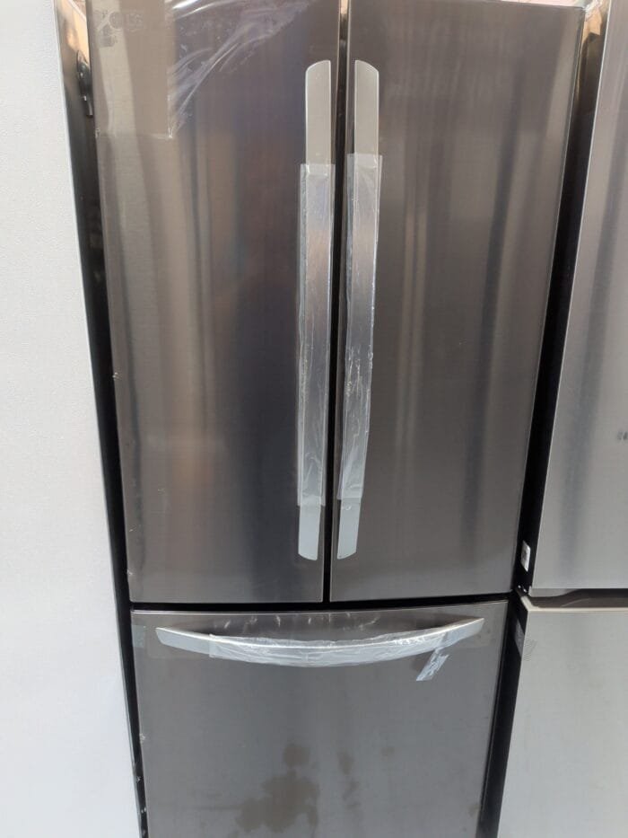LG LFCS22520D 22 cu. ft. French Door Refrigerator - Image 2