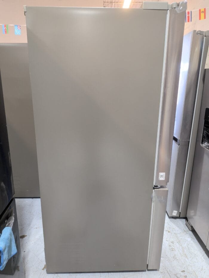 LG LF25H6200S 25 cu. ft. 3-Door French Door Refrigerator with Hybrid Handle Design - Image 5