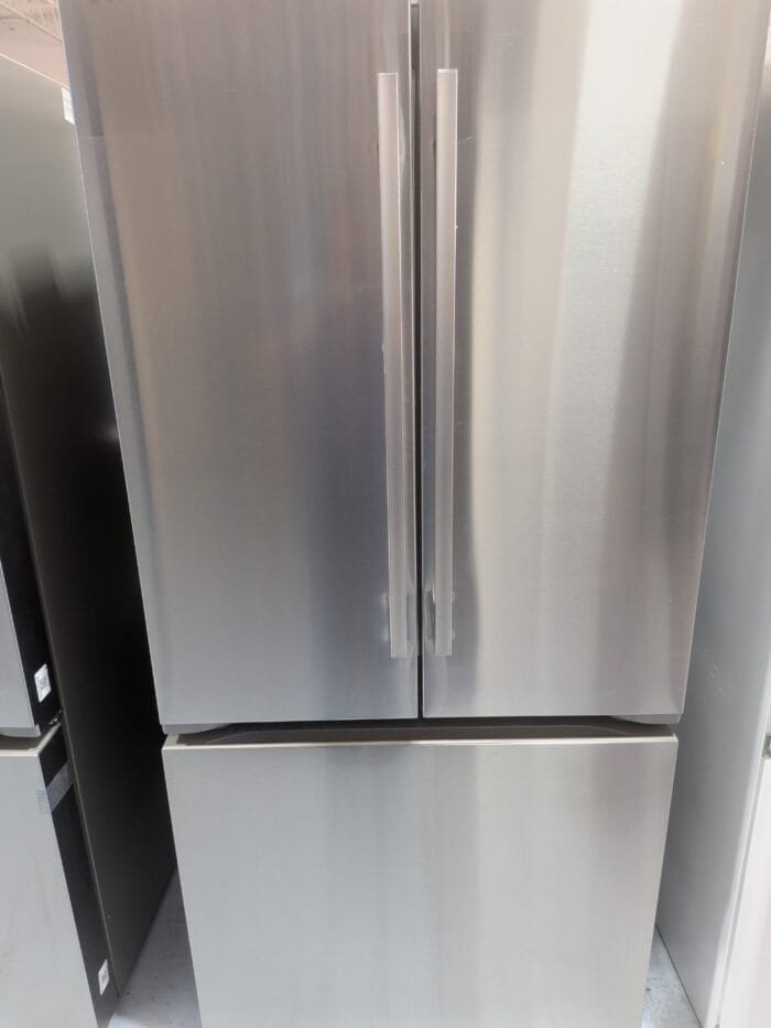 LG LF25H6200S 25 cu. ft. 3-Door French Door Refrigerator with Hybrid Handle Design - Image 2