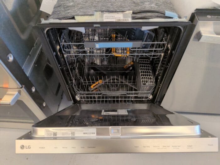 LG LDNPQ44HS Smart FlushFit Top Control Dishwasher with BlastZone  Bottle Wash and QuadWash - Image 3