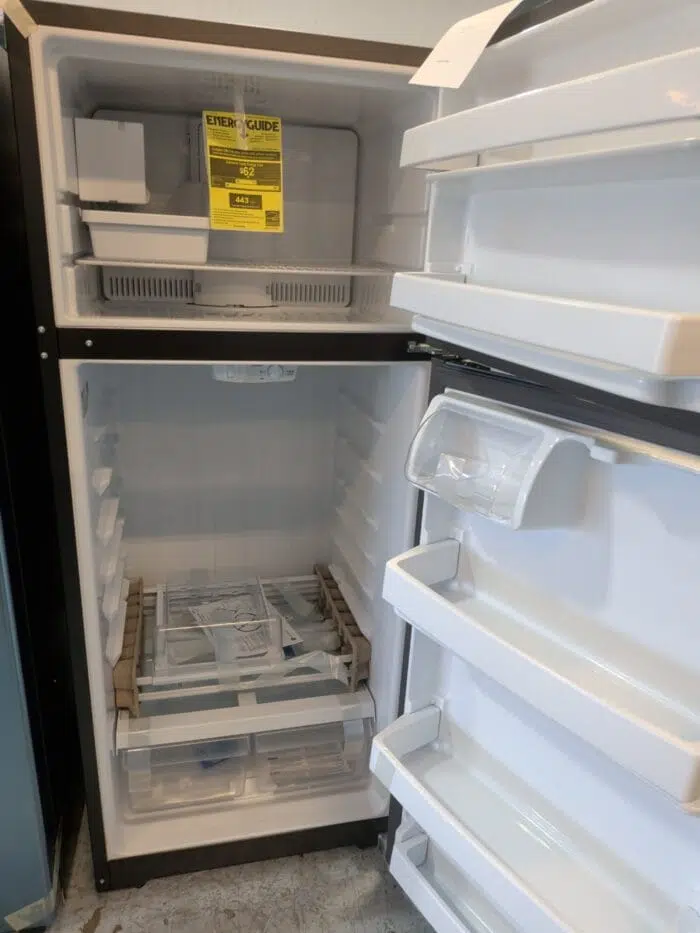 GE GIE18GSNRSS  ENERGY STAR  17.5 Cu. Ft. Top-Freezer Refrigerator - Image 3