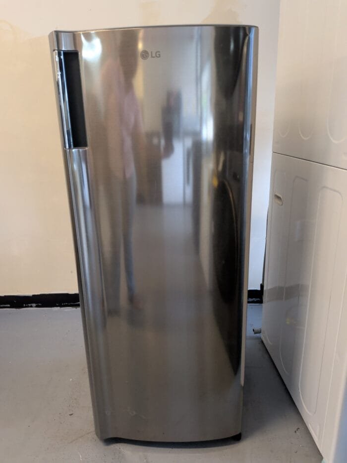 LG LROFC0605V 5.8 cu. ft. Single Door Freezer - Image 2