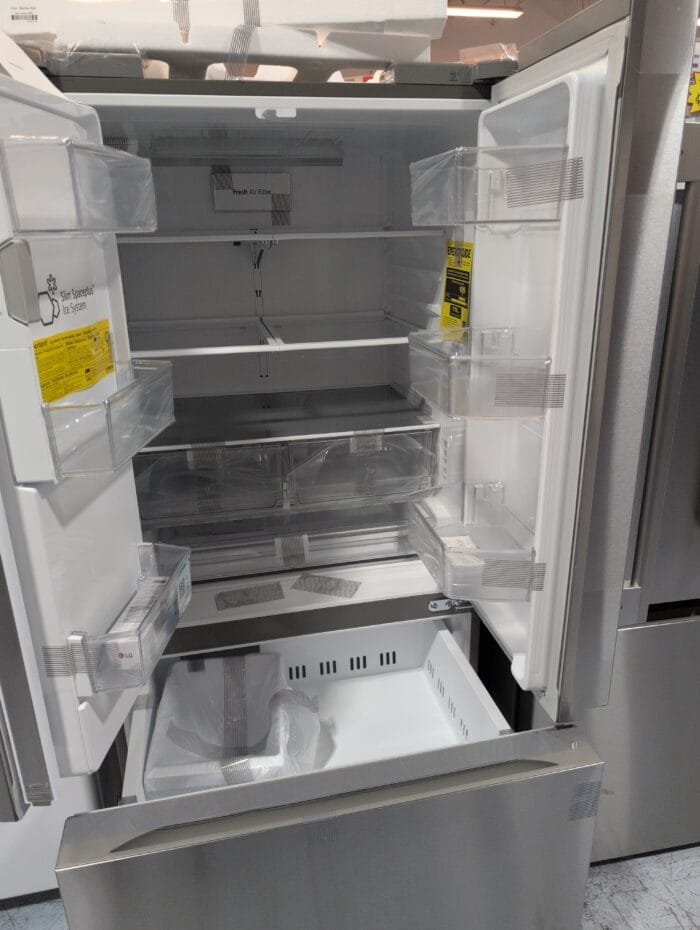 LG LF25H6330S 25 cu. ft. Standard-Depth MAX 3-Door French Door Refrigerator with External Ice and Water Dispenser - Image 3