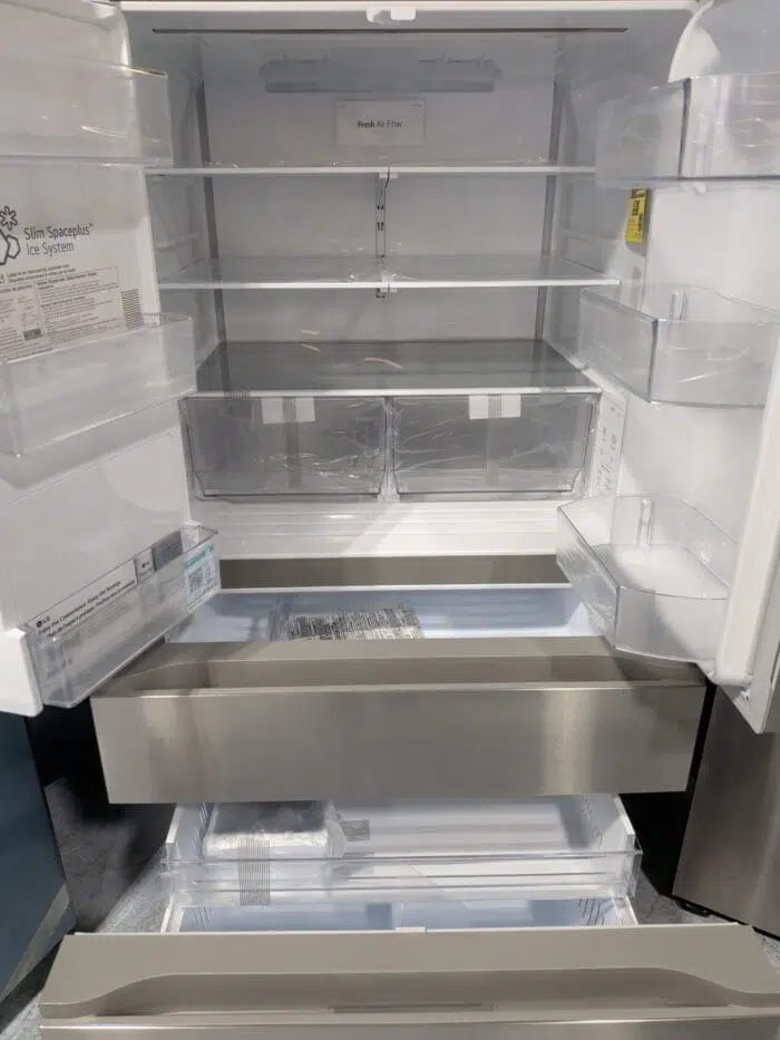 LG LF29S8230V 29 cu. ft. Standard-Depth MAX 4-Door French Door Refrigerator in Stainless Steel Look with Full Convert Drawer - Image 3