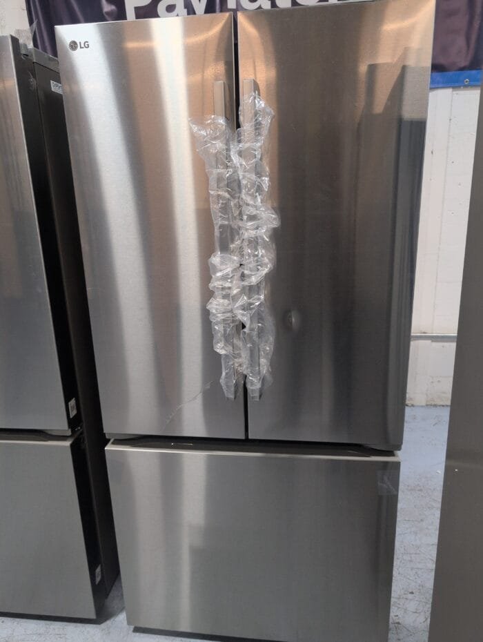 LG LF25H6200S  25 cu. ft. 3-Door French Door Refrigerator with Hybrid Handle Design - Image 2