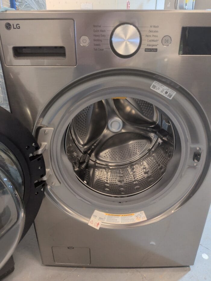 LG WM5800HVA 5.0 cu. ft. Mega Capacity Smart Front Load Washer with TurboWash 360°, AI Sensing and Hybrid Electronic Controls with LCD Display - Image 3