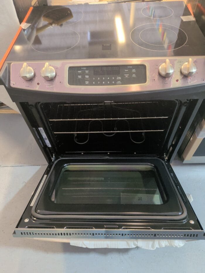 GE JD630STSS GE 30" Drop-In Electric Range - Image 3