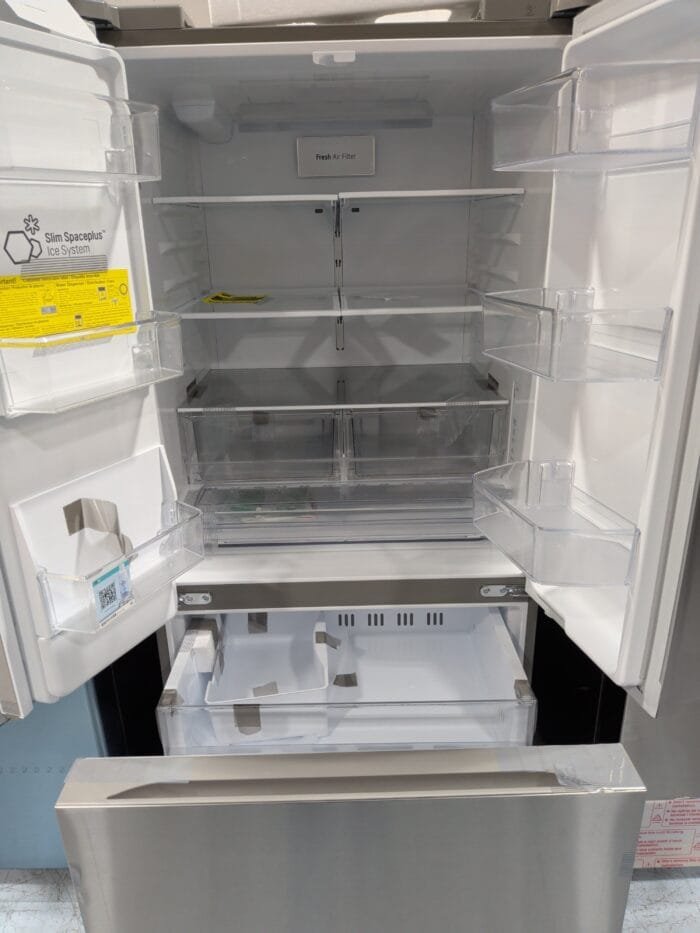 LG LF25H6330S 25 cu. ft. Standard-Depth MAX 3-Door French Door Refrigerator with External Ice and Water Dispenser - Image 3