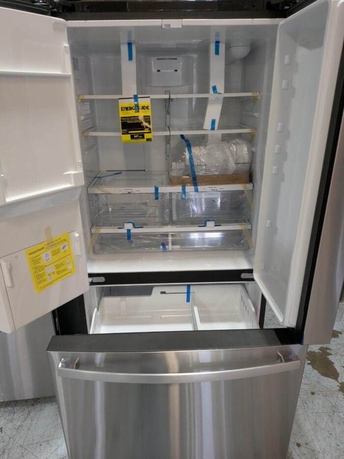 GE GYE21JYMES 20.6 Cu. Ft. Fingerprint Resistant Counter-Depth French-Door Refrigerator - Image 3