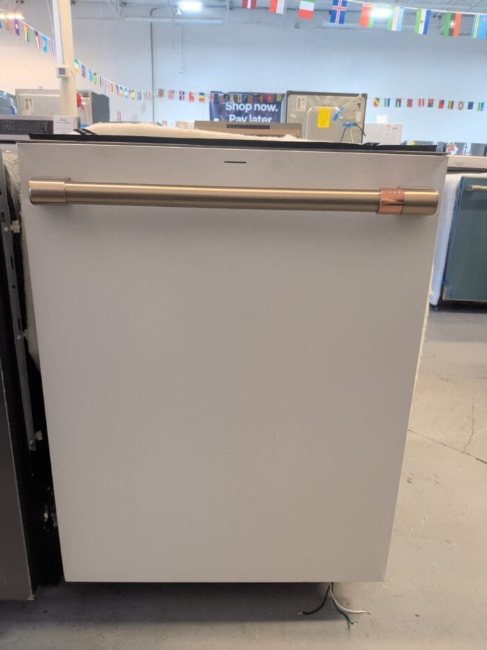 CAFÉ  CustomFit ENERGY STAR Stainless Interior Smart Dishwasher with Ultra Wash Top Rack and Dual Convection Ultra Dry, 44 dBA CDT858P4VW2 - Image 2