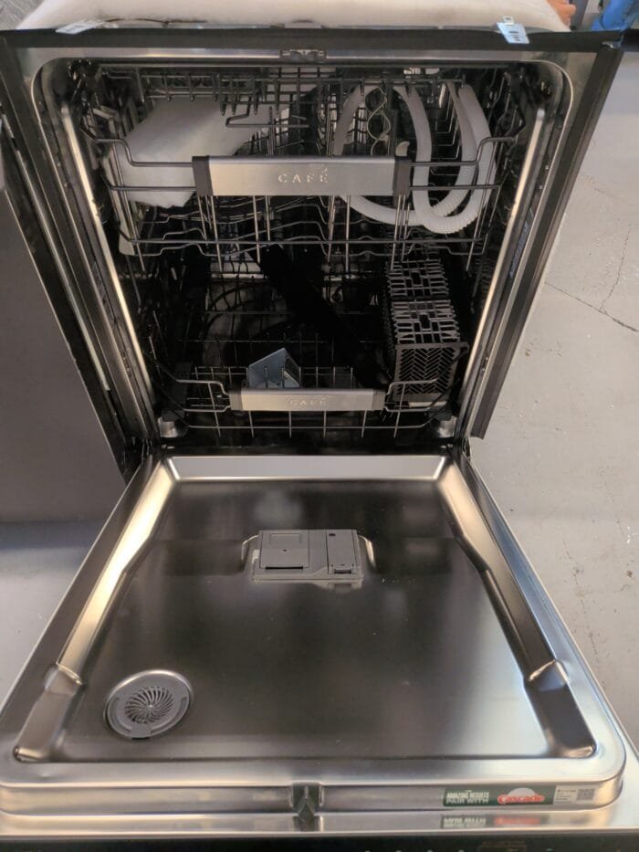 CAFÉ  CustomFit ENERGY STAR Stainless Interior Smart Dishwasher with Ultra Wash Top Rack and Dual Convection Ultra Dry, 44 dBA CDT858P4VW2 - Image 6