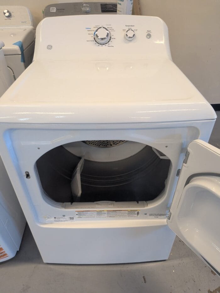 GE GTX33GASK1WW 6.2 cu. ft. Gas Dryer in White - Image 3