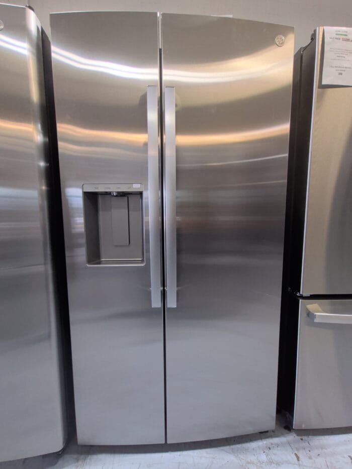 GE GSS28NYYFS 27.9 Cu. Ft. Side-By-Side Refrigerator with Extra Tall Dispenser and In-Door Icemaker - Image 2