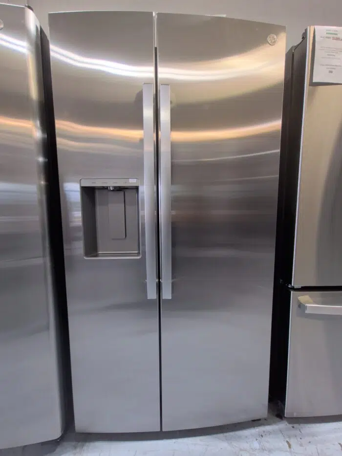 GE GSS28NYYFS 27.9 Cu. Ft. Side-By-Side Refrigerator with Extra Tall Dispenser and In-Door Icemaker - Image 2